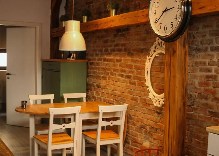 Narrow Lane Residence
